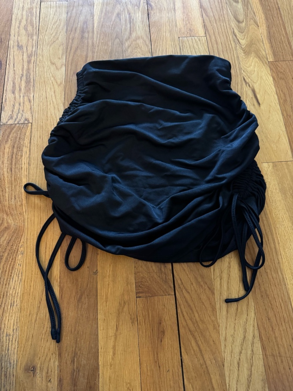 Black Ruched Drawstring Mini Skirt - Picture 2 of 2